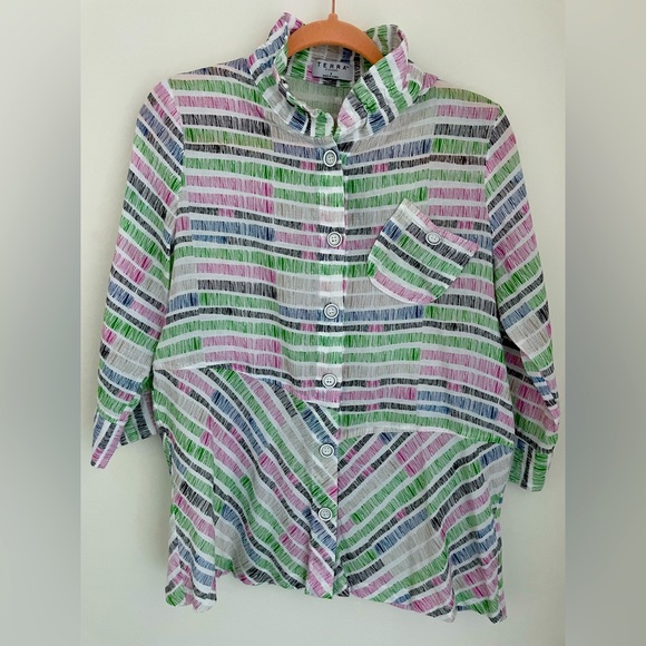 Terra SJ Apparel Tops - TERRA SJ Apparel  Size S 3/4 Sleeve Button Down collared asymmetrical pockets